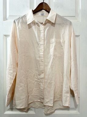 Women's Casual Long-Sleeve Button-Down Shirt in Cream Apricot. Size Large. NWT